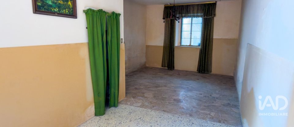 House 4 rooms of 89 m² in Assisi (06081)