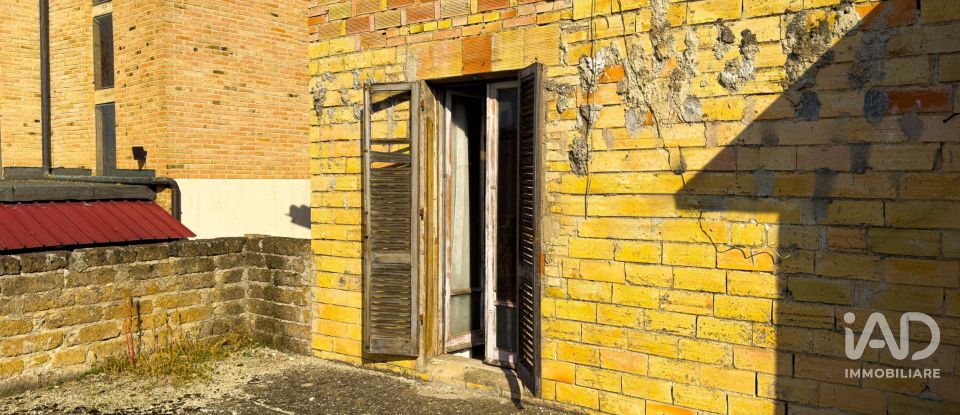 House 4 rooms of 89 m² in Assisi (06081)