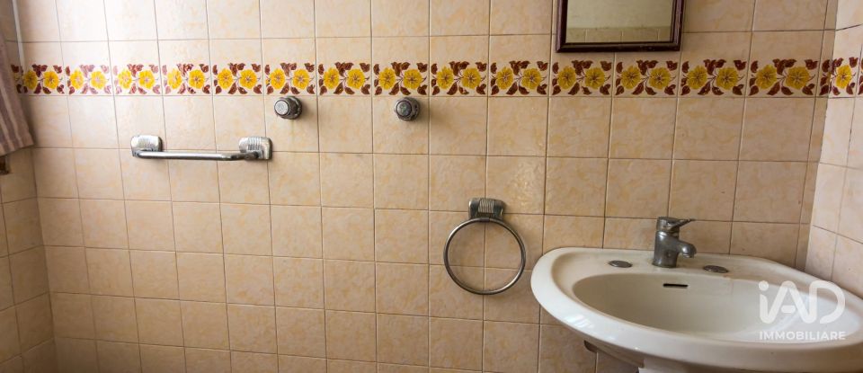 House 4 rooms of 89 m² in Assisi (06081)