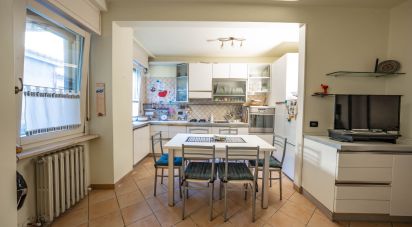 Casa indipendente / Villa 5 locali di 169 m² in Cavriana (46040)