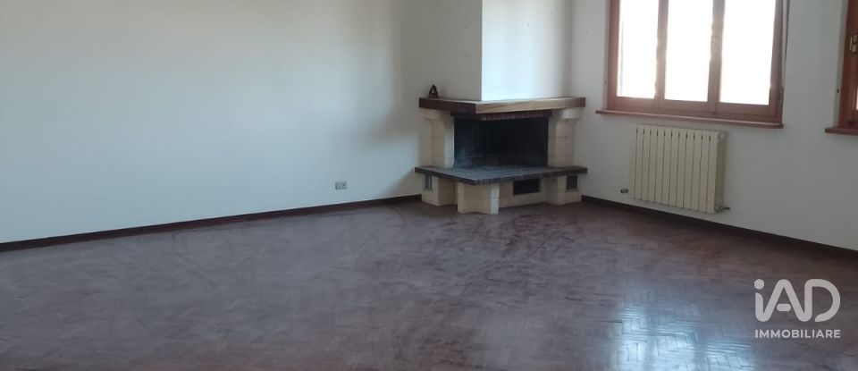 Appartamento 9 locali di 185 m² a Fabriano (60044)