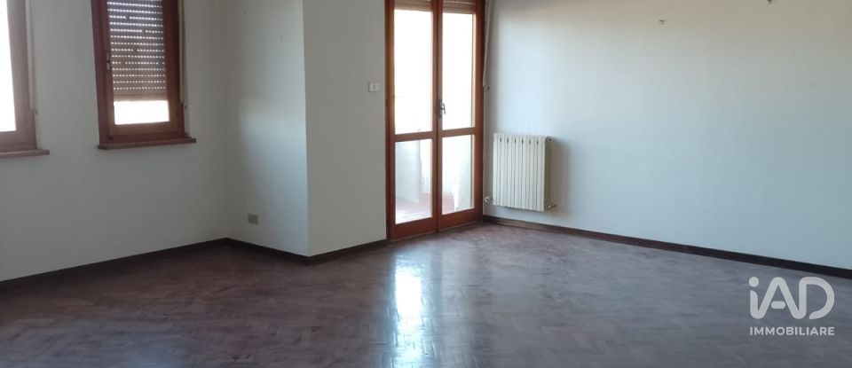 Appartamento 9 locali di 185 m² a Fabriano (60044)