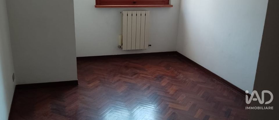 Appartamento 9 locali di 185 m² a Fabriano (60044)