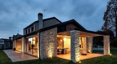 Farm 5 rooms of 110 m² in Rosciano (65020)