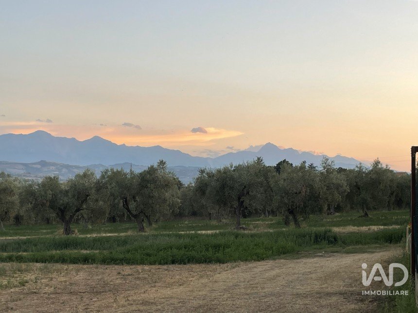 Other surface of 28,000 m² in Roseto degli Abruzzi (64026)