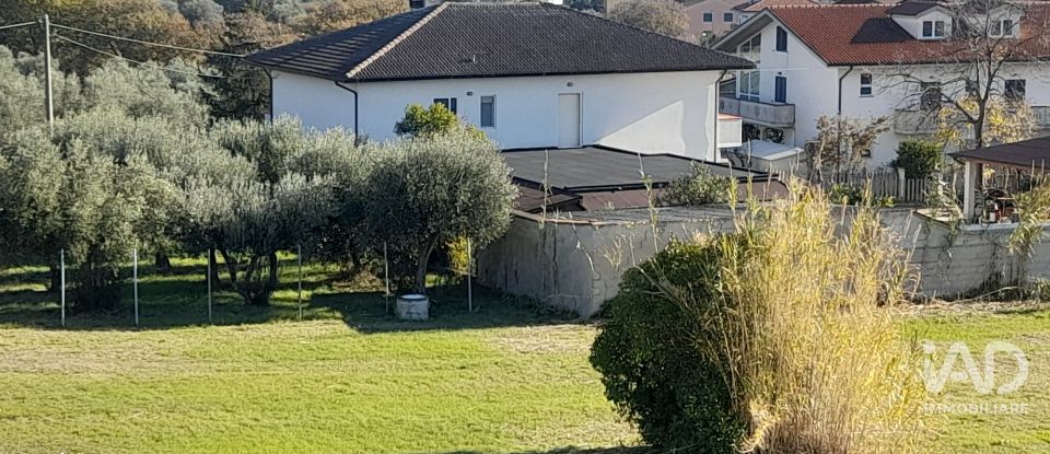 Loft 4 rooms of 149 m² in Bellante (64020)