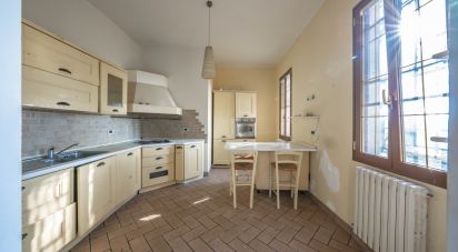 House 11 rooms of 325 m² in Argenta (44010)