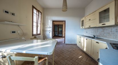 House 11 rooms of 325 m² in Argenta (44010)