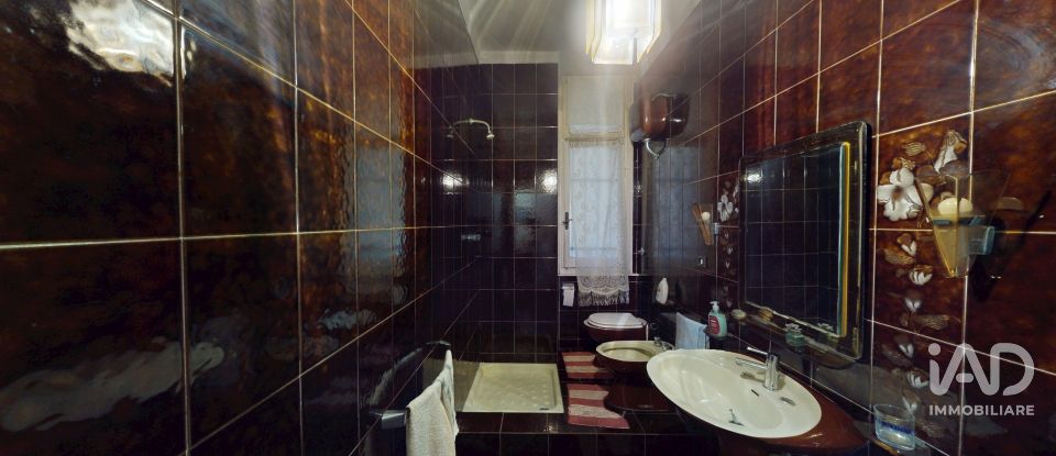 Appartamento 6 locali di 110 m² a Genova (16146)