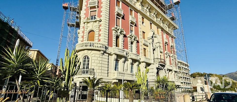 Appartamento 6 locali di 110 m² a Genova (16146)